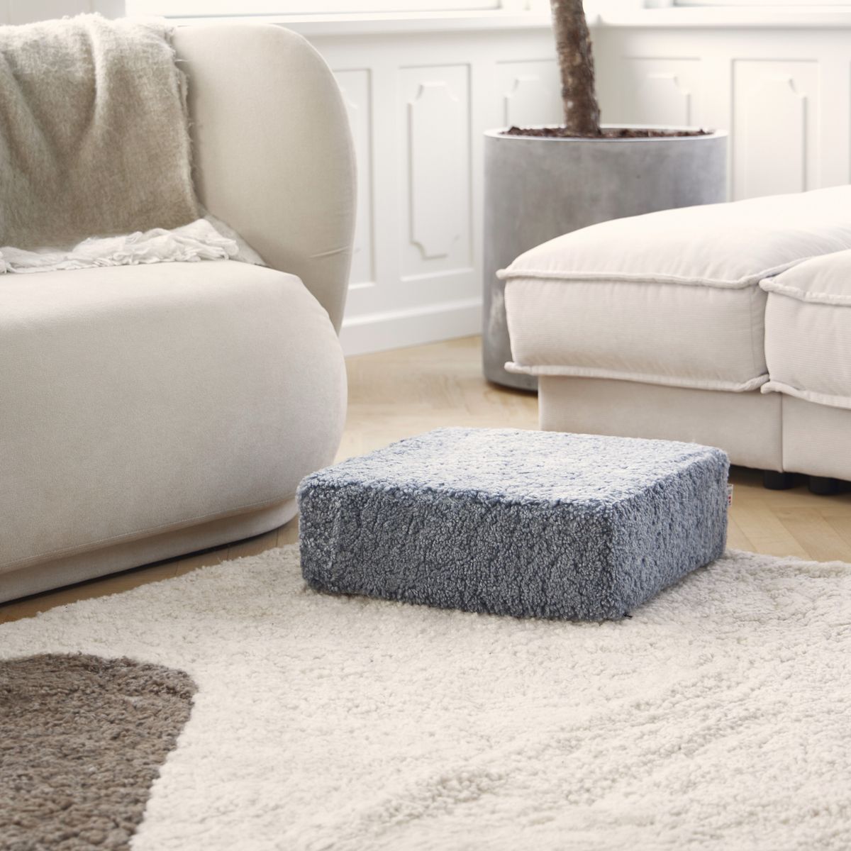 Kortharige Curly Schapenvacht Poef Antraciet Grijs