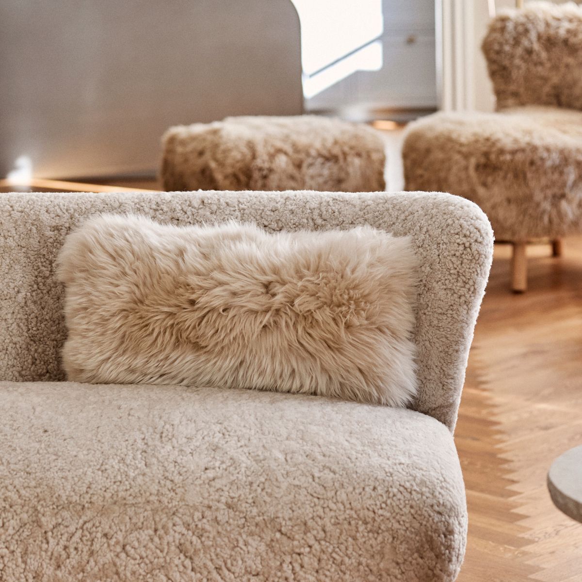 Langharig Schapenvacht Kussen | 28x56 cm Zwart