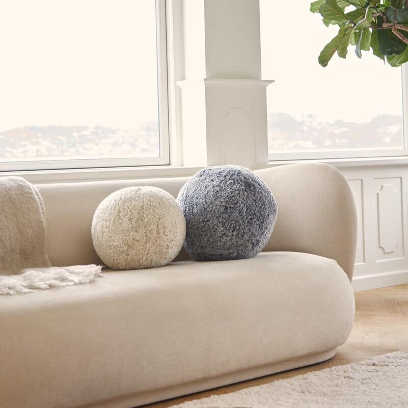 Angeliet Kussen | Rond | Kortharige Schapenvacht Antraciet Grijs