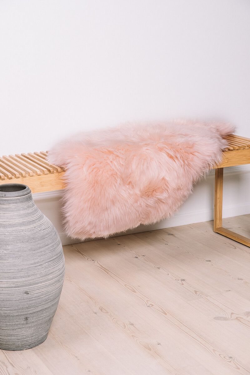 Merino Schapenvacht | Nieuw-Zeeland | Gekleurd | Langharig | 90 cm Fuchsia