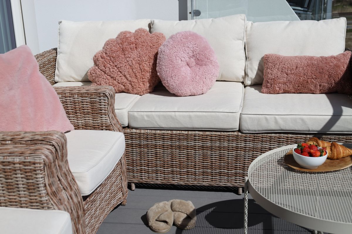 Kortharig Schapenvacht Kussen | Dubbelzijdig | 30x60 cm Licht Roze