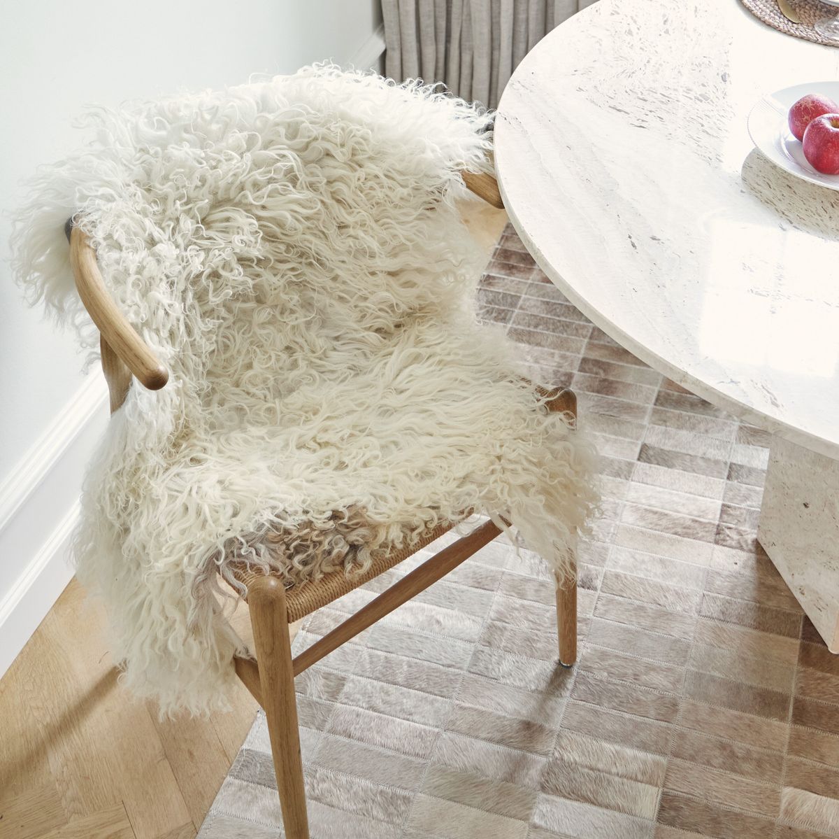 Curly Schapenvacht | Oostenrijk | Natuurlijke kleuren | 90 cm Natuurlijk Zwart