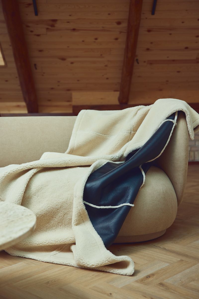 Addison Plaid | Tweezijdige Schapenvacht | Korte Wol Zwart/Wit