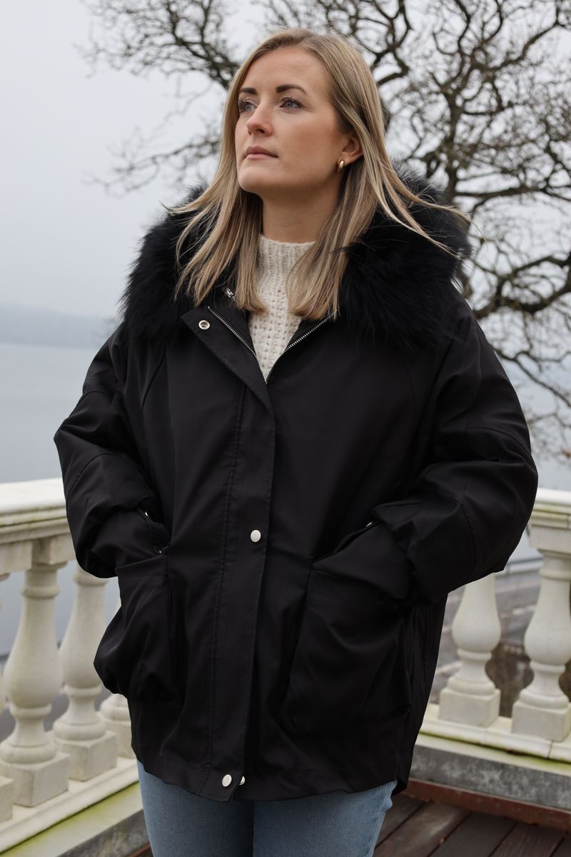 Augusta Jas Zwart/Zwart