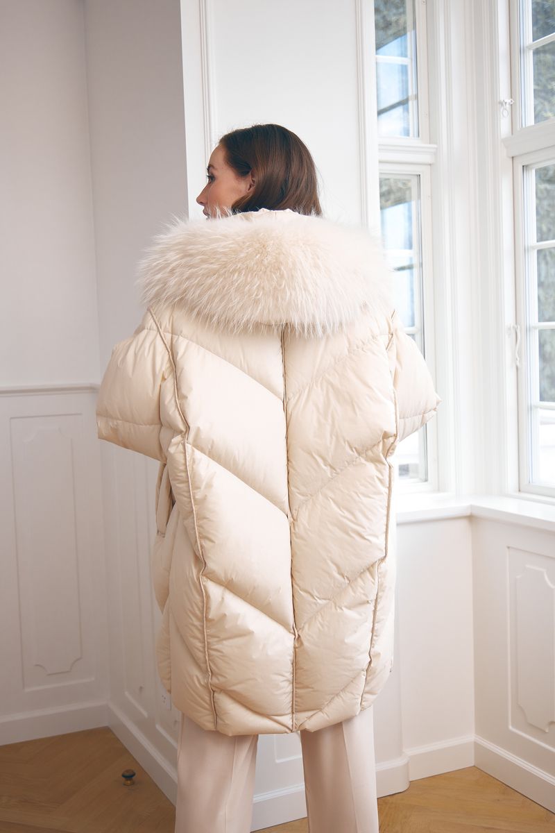 Mikala Jas Parelgrijs