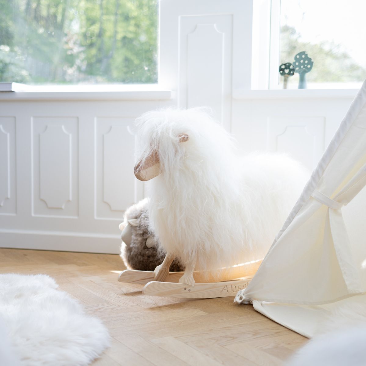 Schommelschaap | IJsland Langharig | L85xW25xH60 cm Natuurlijk Zwart