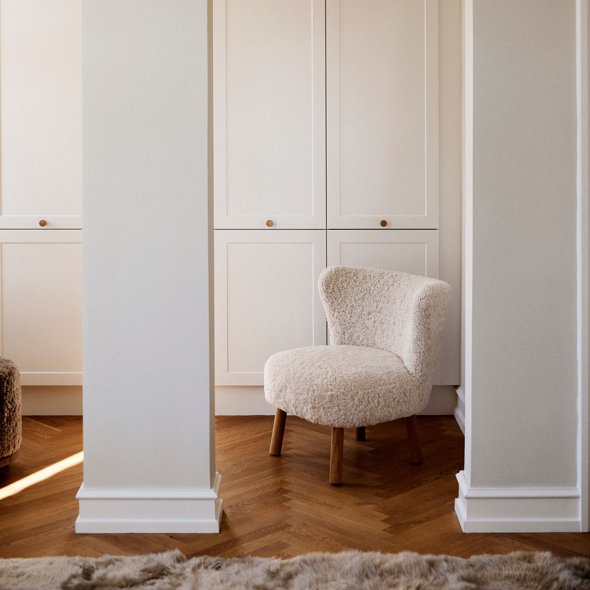 Emily Loungestoel | Kortharige Schapenvacht Antraciet Grijs