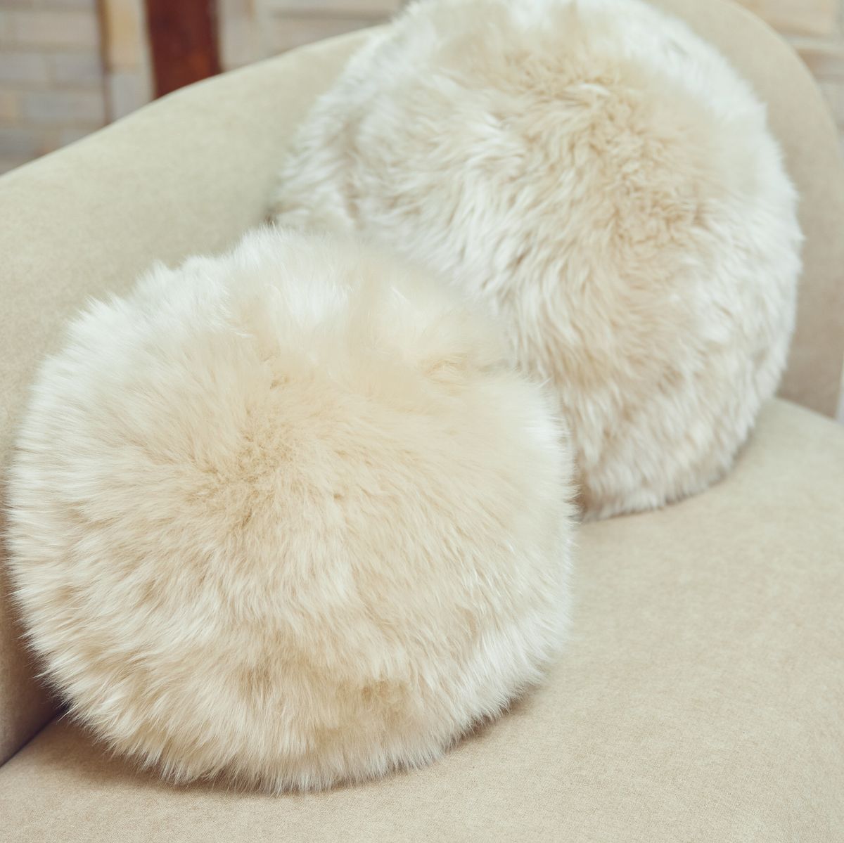 Angeliet Kussen | Rond | Langharige Schapenvacht Zwart