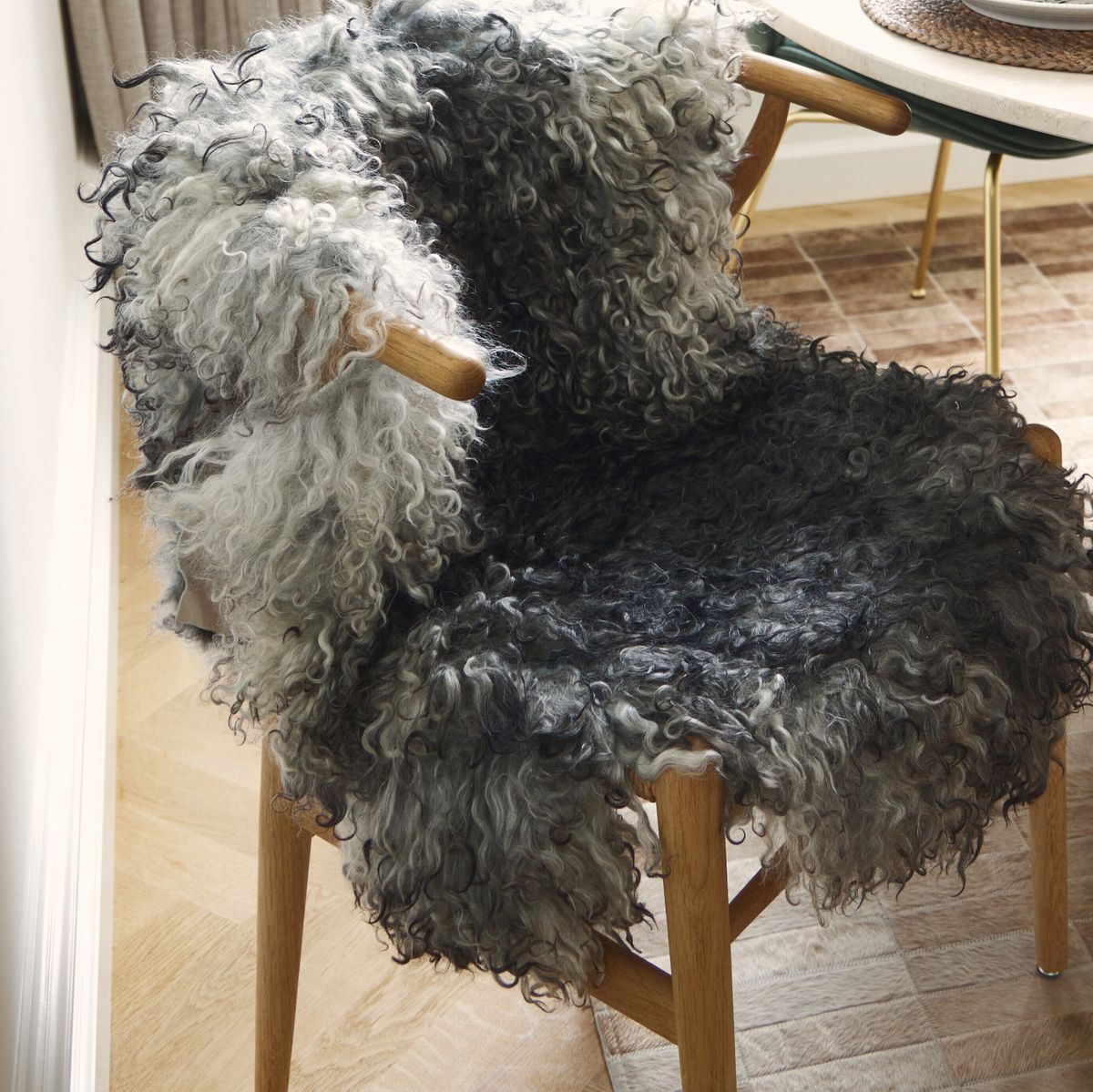 Gotland | Langharige Curly Schapenvacht | 90-100 cm Natuurlijk Grijs
