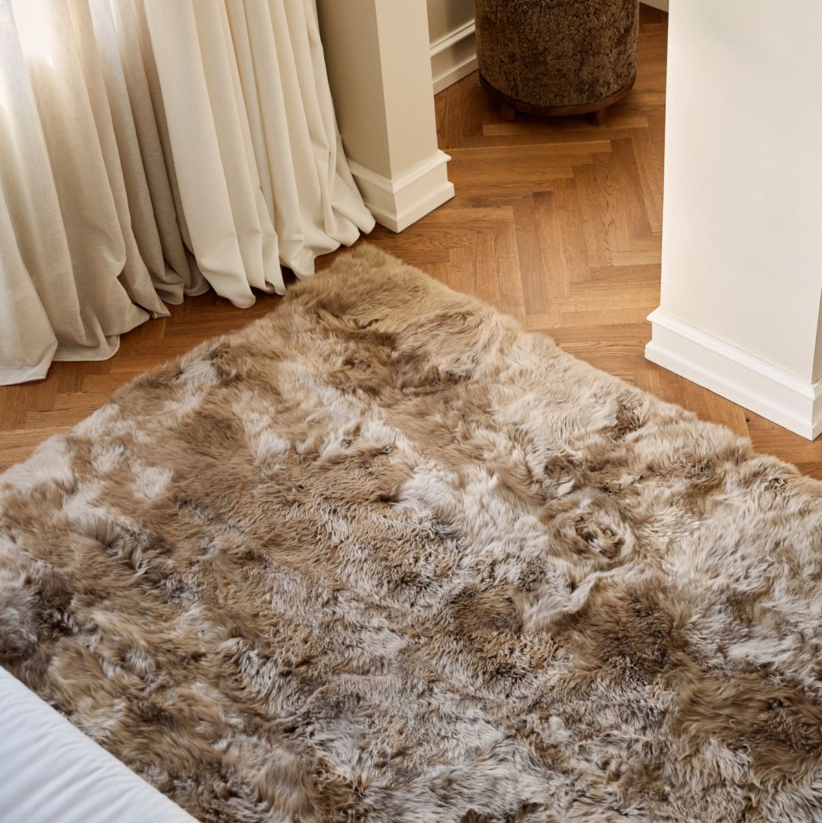 Langharig Schapenvacht Design Kleed Zwart