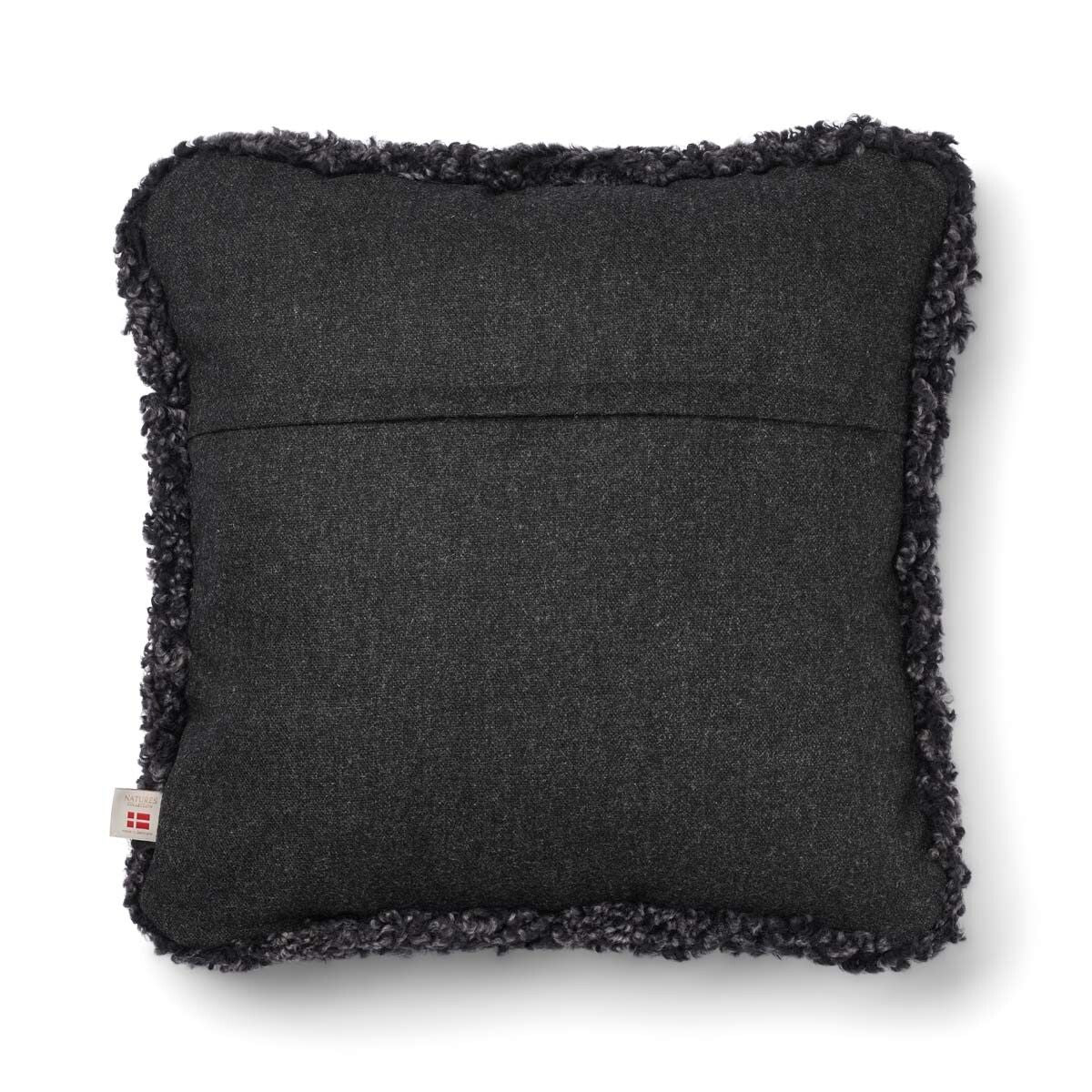 Kortharig Schapenvacht Kussen | KW rand | 52x52 cm | 34x52 cm Houtskool/Antraciet