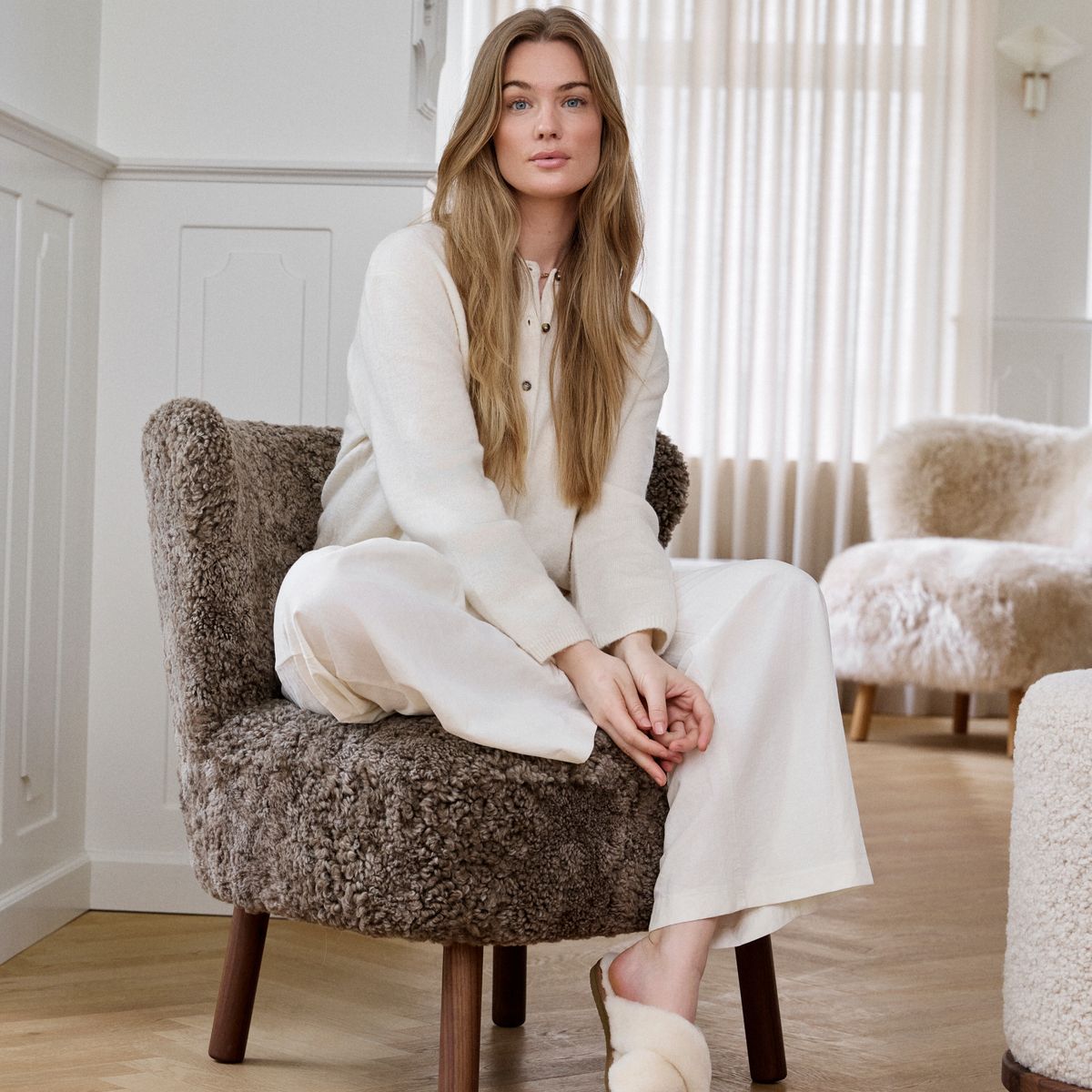 Emily Loungestoel | Kortharige Schapenvacht Antraciet Grijs