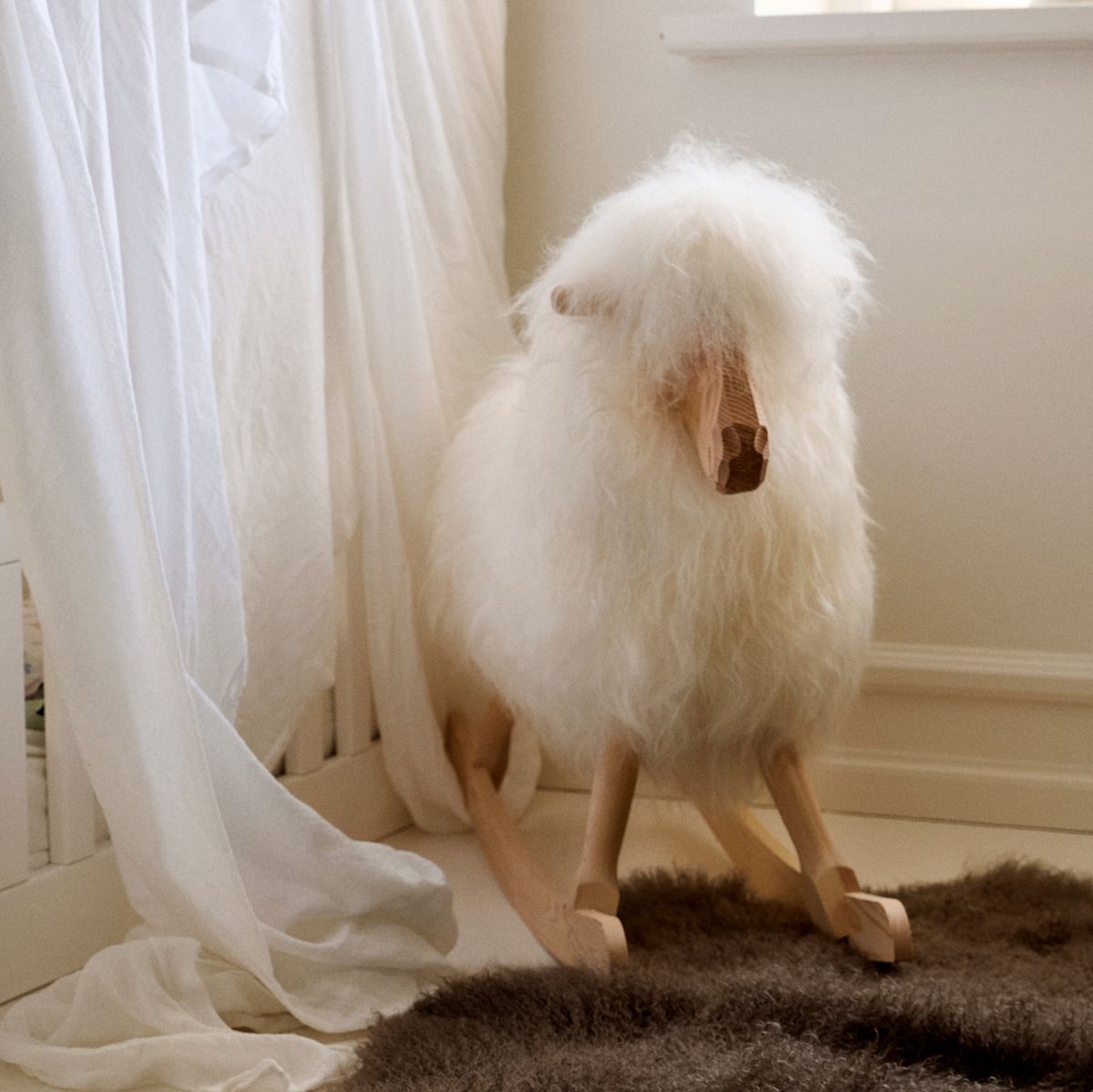 Schommelschaap | Kortharig | L85xW25xH60 cm Ivoor