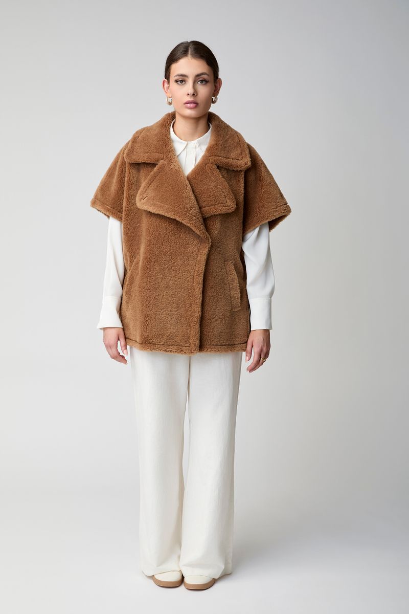 Antonella Poncho Teddy Bruin