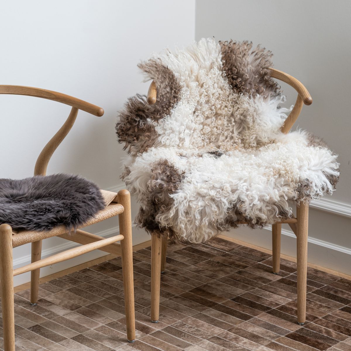 Curly Schapenvacht | Oostenrijk | Natuurlijke kleuren | 90 cm Natuurlijk Zwart