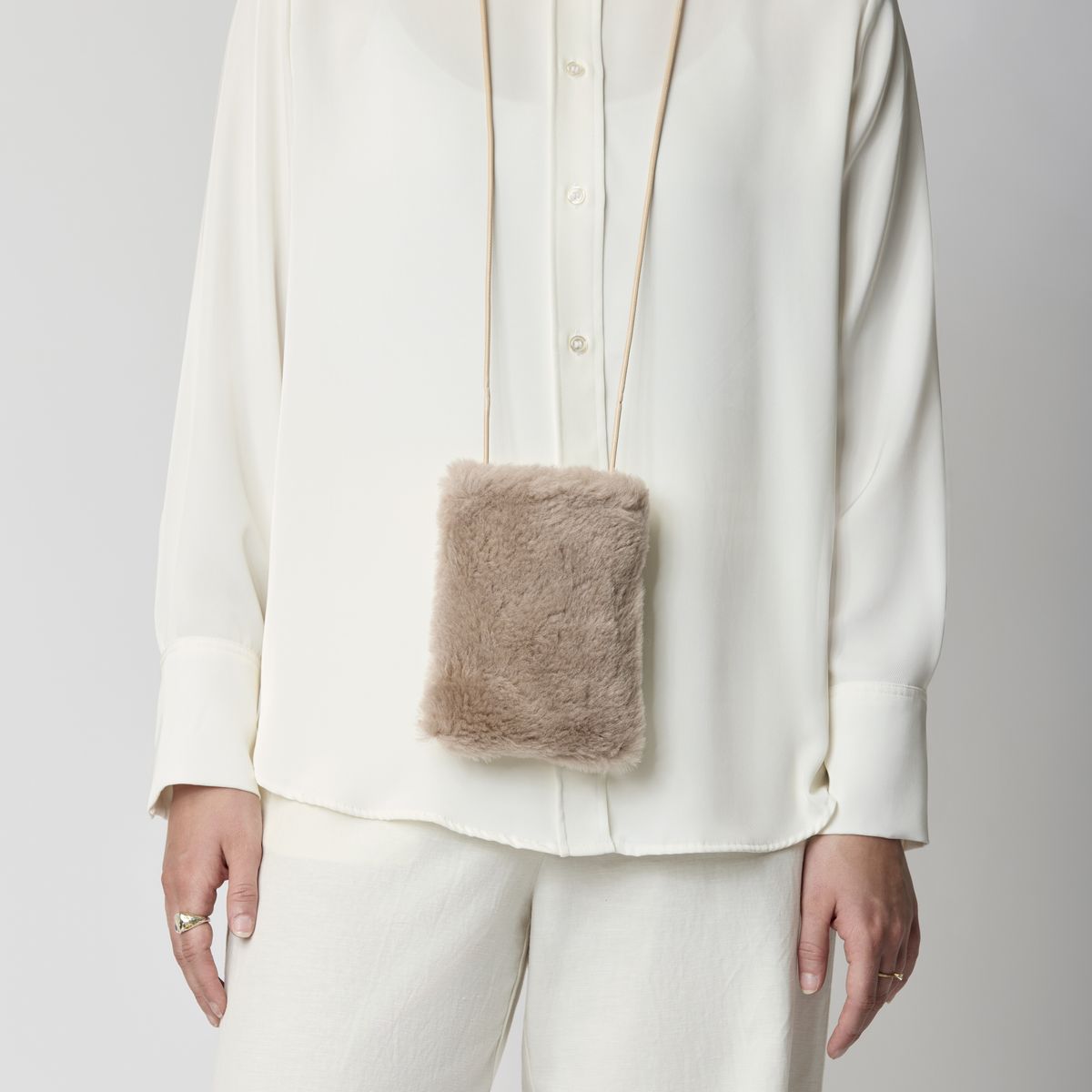 Gwen Telefoontas Beige