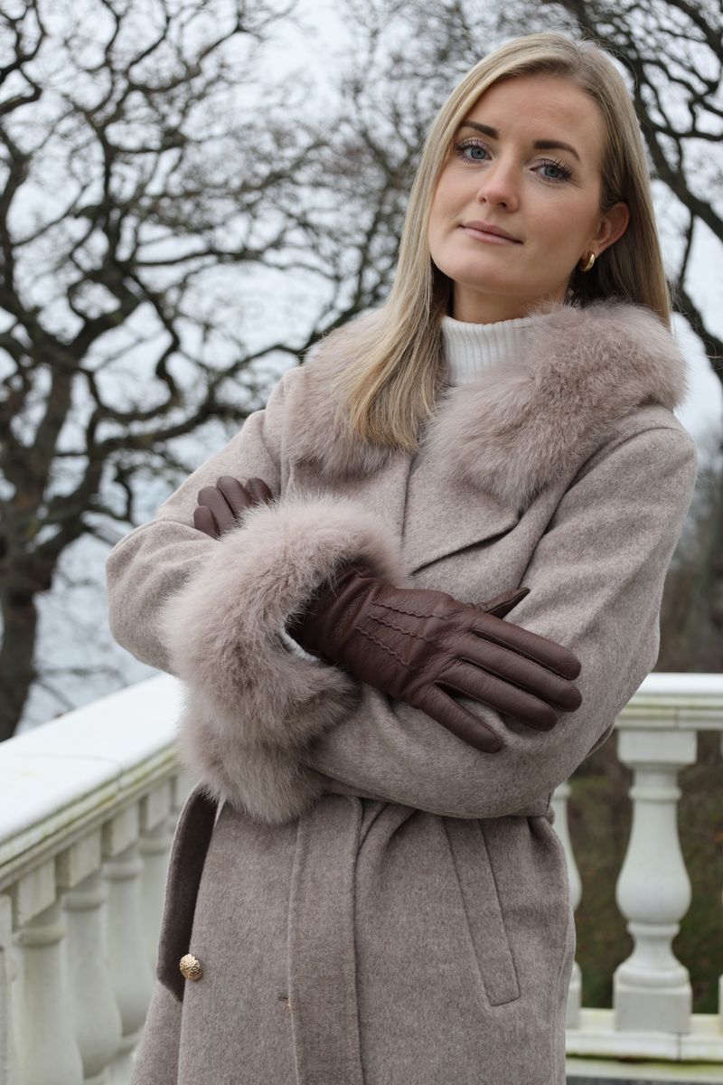 Othilia Jas Taupe