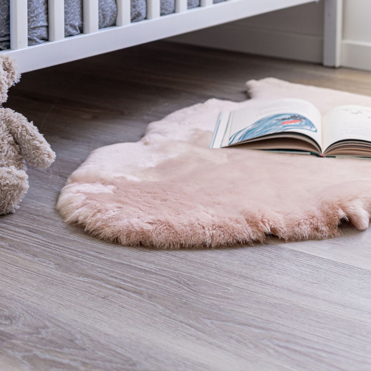 Baby Schapenvacht | Kortharig | Nieuw-Zeeland | 95 cm Lichtroze